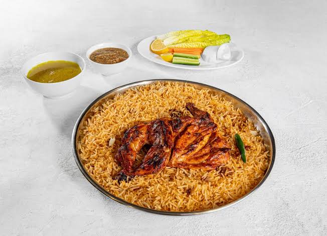 مظبي دجاج مشوي على الجمر في مراحب دبي